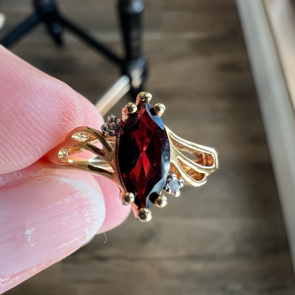 Red Gemstone & Rhinestone Gold Ring - Picture 6 of 6